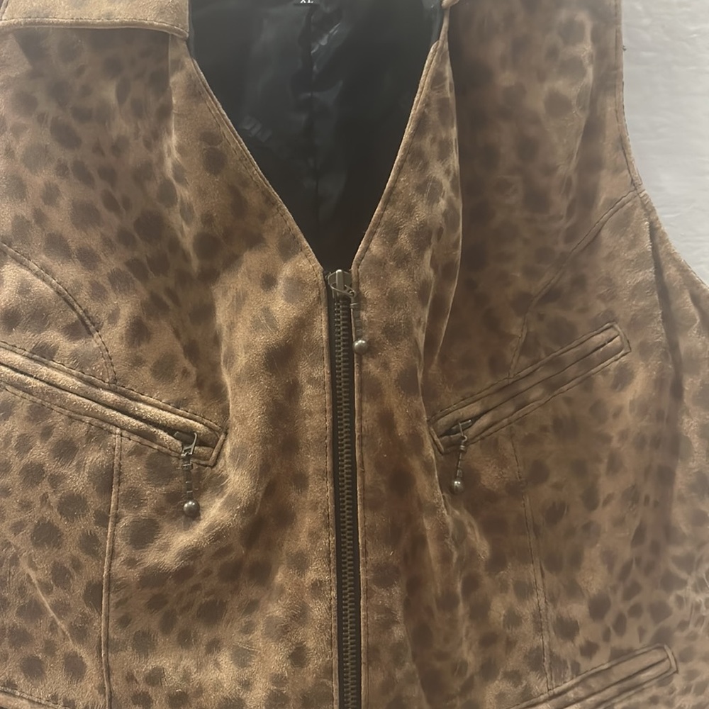 Vintage Leather Vest - Picture 3 of 3
